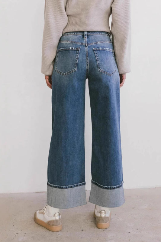 Straight Leg Jeans with Pockets