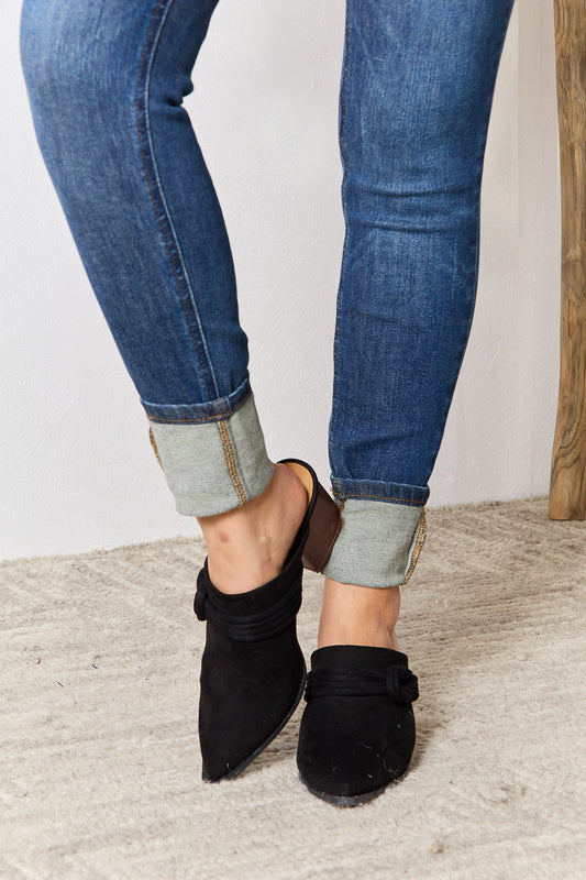 East Lion Corp Pointed-Toe Braided Trim Mules